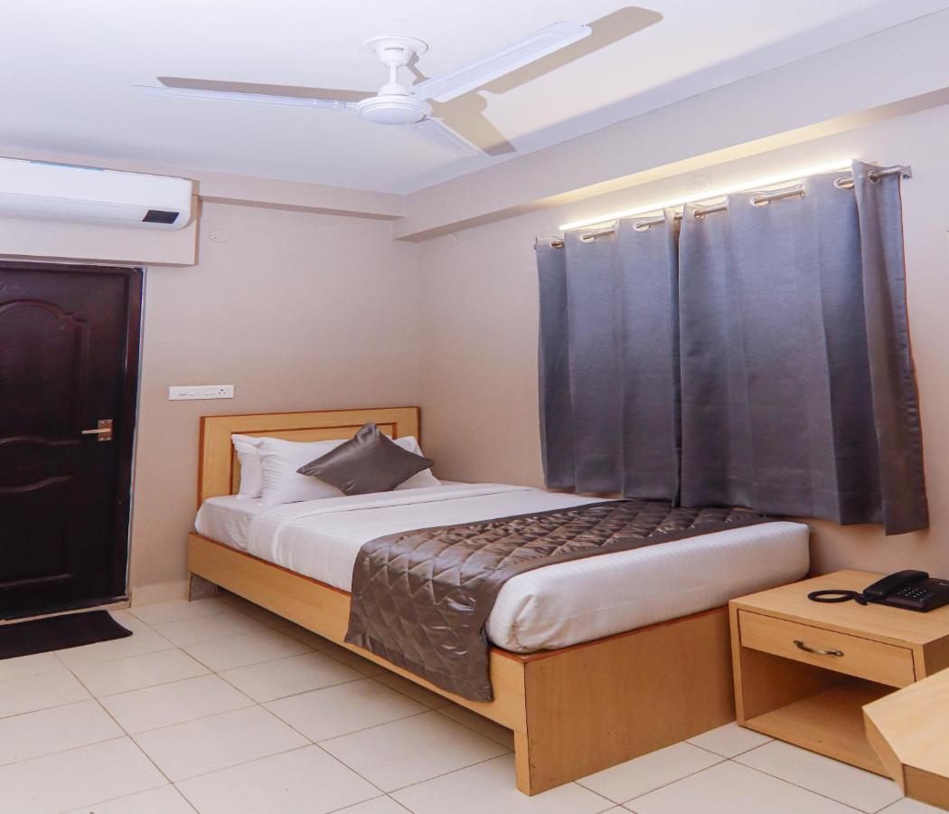 Hotel Vinayaga Tiruppur Exterior foto
